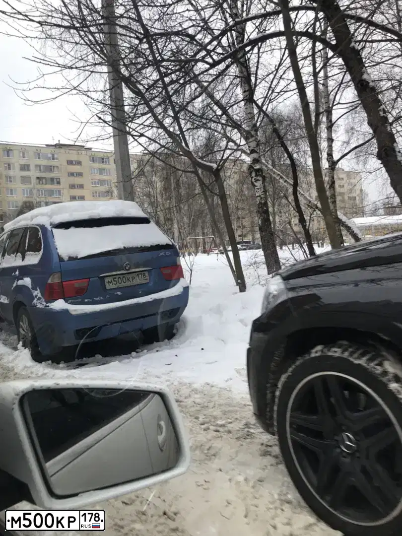 Фото автомобиля SKODA YETI, 2015 — госномер М500КР178. Цвет: Белый