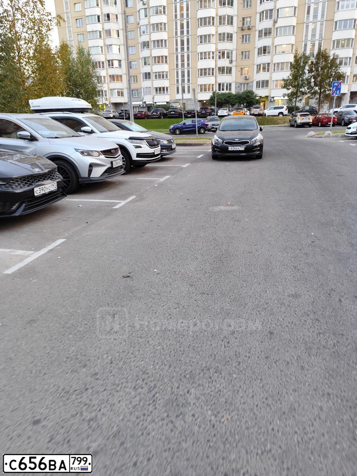 Фото автомобиля TOYOTA CAMRY, 2017 — госномер Т802АО799. Цвет: ЧЕРНЫЙ МЕТАЛЛИК