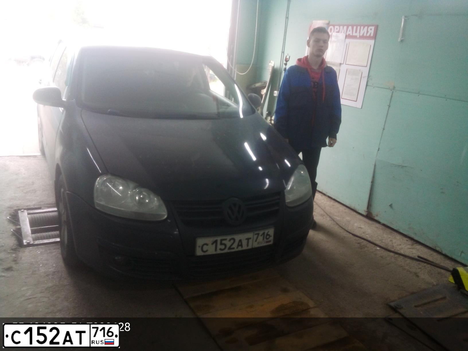 Фото автомобиля VOLKSWAGEN JETTA, 2010 — госномер С152АТ716. Цвет: ЧЕРНЫЙ