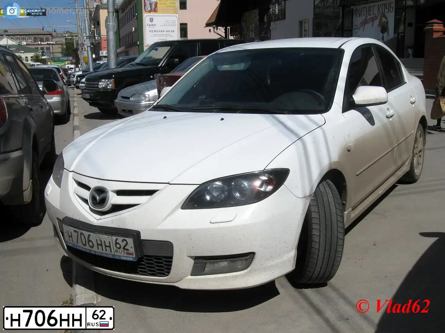 Фото автомобиля MAZDA 3, 2008 — госномер Х627СТ31. Цвет: Белый