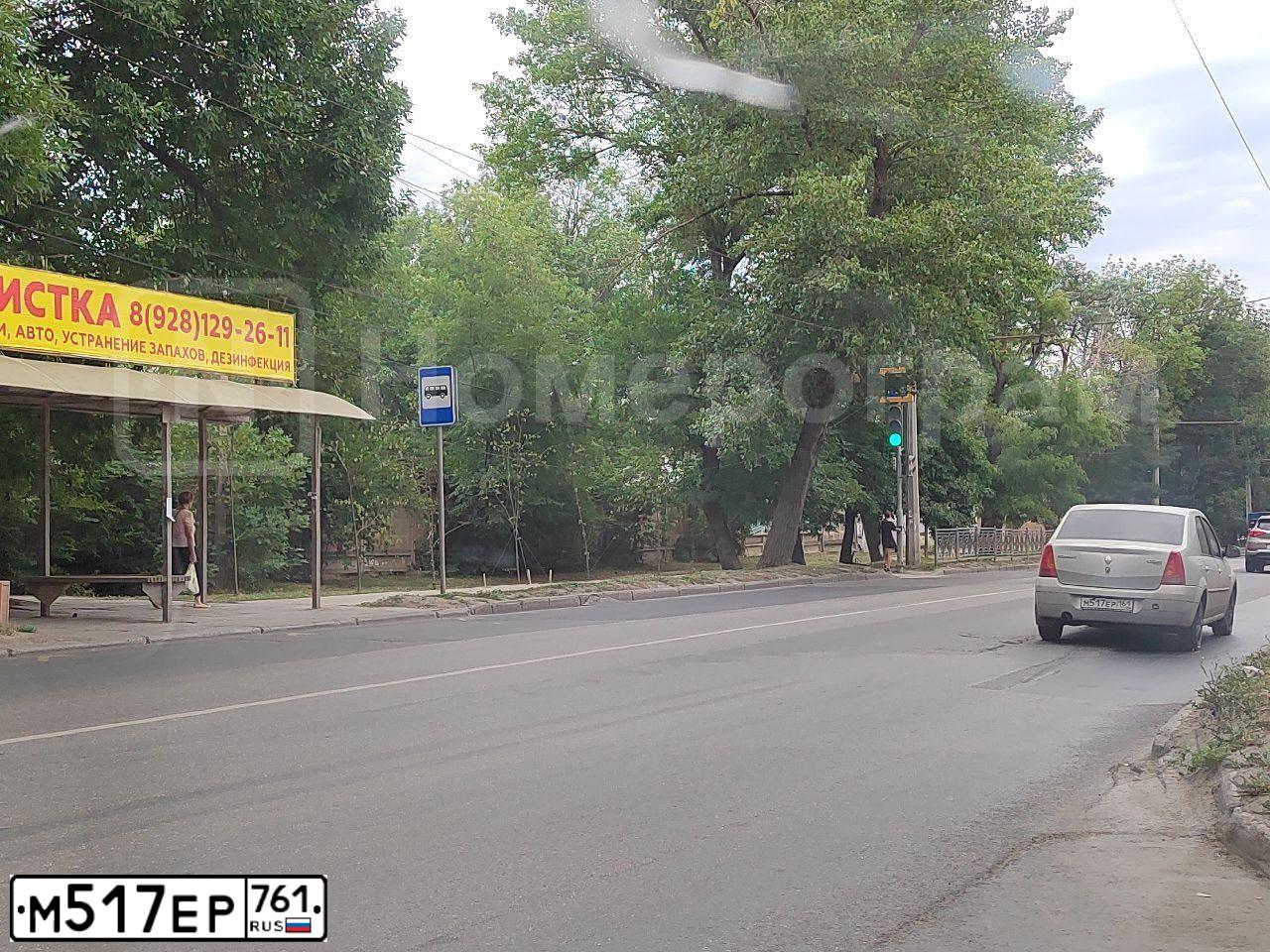 Фото автомобиля BMW SERIE 1, 2010 — госномер М517ЕР761. Цвет: ЧЕРНЫЙ