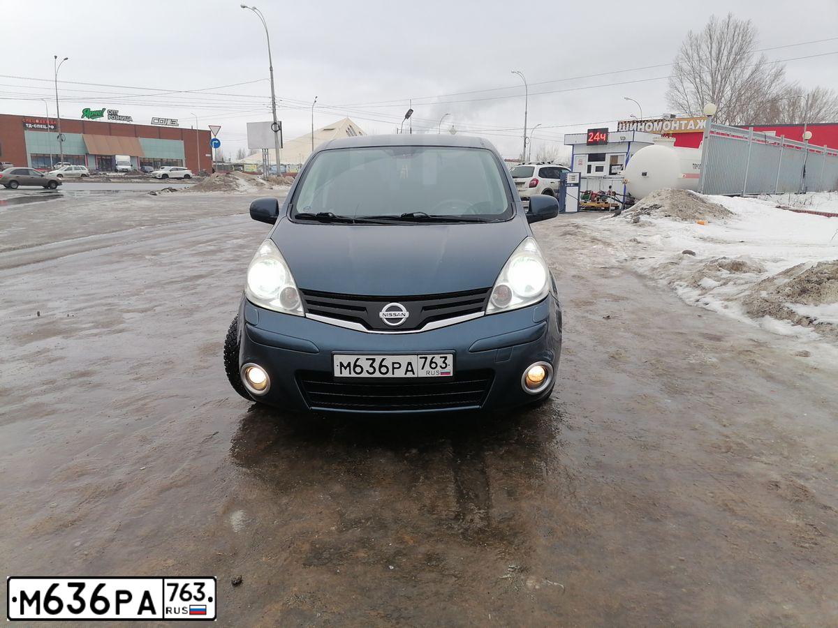 Фото автомобиля NISSAN NOTE, 2013 — госномер В874ТК21. Цвет: Темно-синий