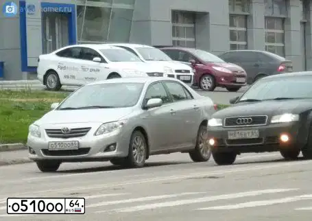 Фото автомобиля TOYOTA COROLLA, 2008 — госномер О510ОО64. Цвет: СЕРЕБРИСТЫЙ