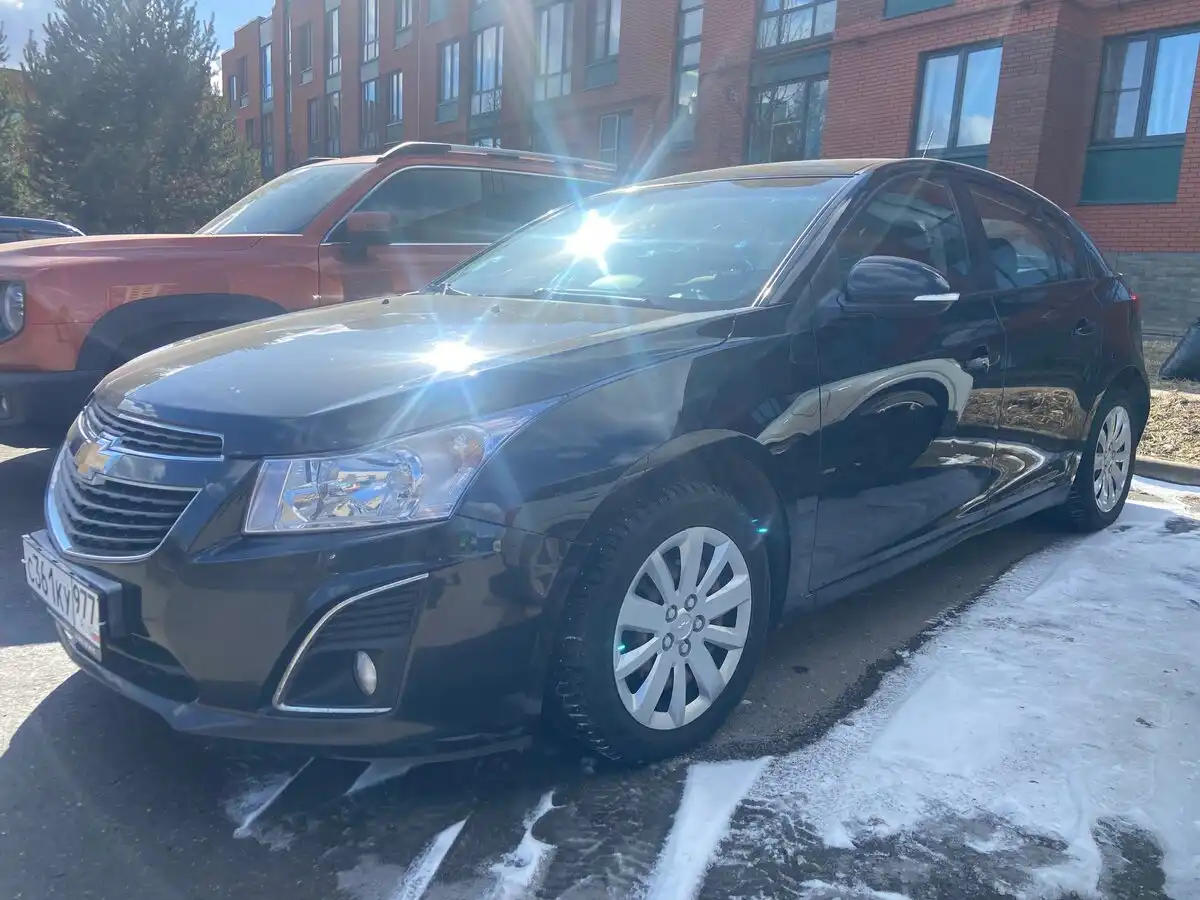 Фото автомобиля CHEVROLET CRUZE, 2014 — госномер О545ЕА702. Цвет: ЧЕРНЫЙ