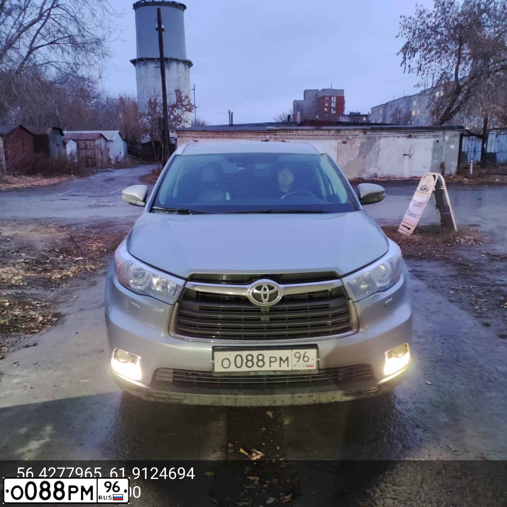 Фото автомобиля TOYOTA CAMRY, 2014 — госномер О088РМ96. Цвет: ЧЕРНЫЙ