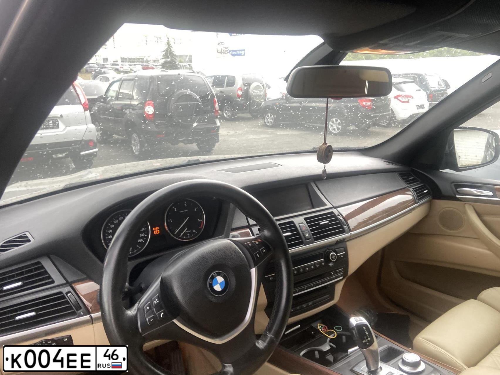 Фото автомобиля BMW X5, 2009 — госномер С687АН46. Цвет: СЕРЫЙ