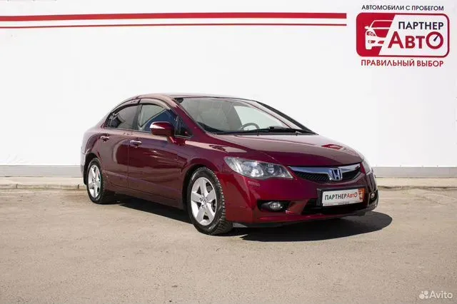 Фото автомобиля HONDA CIVIC, 2009 — госномер М428ХВ72. Цвет: ТЕМНО-КРАСНЫЙ