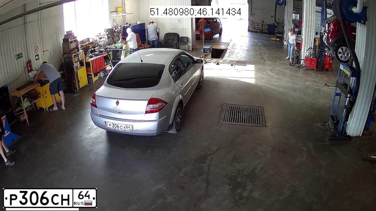 Фото автомобиля RENAULT MEGANE, 2008 — госномер Р306СН64. Цвет: СВЕТЛО-СЕРО-ГОЛУБОЙ
