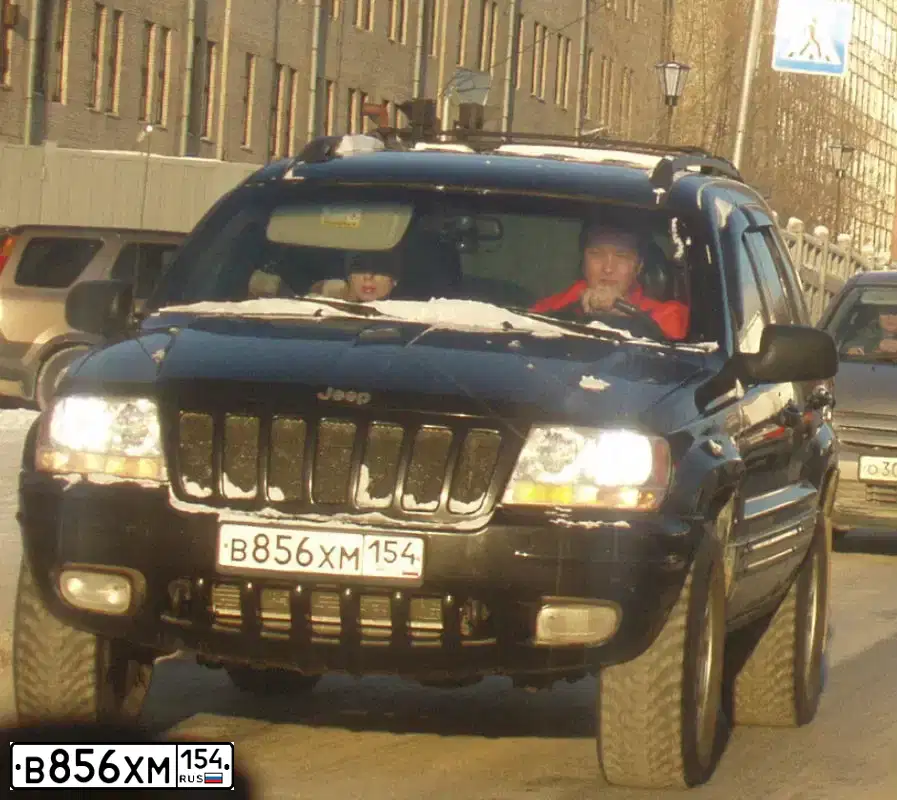 Фото автомобиля JEEP Grand Cherokee (WJ) Limited, 2012 — госномер В856ХМ154