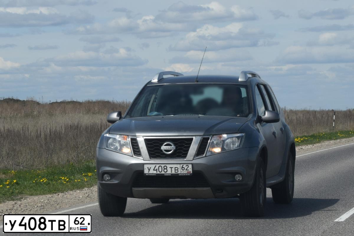 Фото автомобиля NISSAN TERRANO, 2019 — госномер У408ТВ62. Цвет: СЕРЫЙ