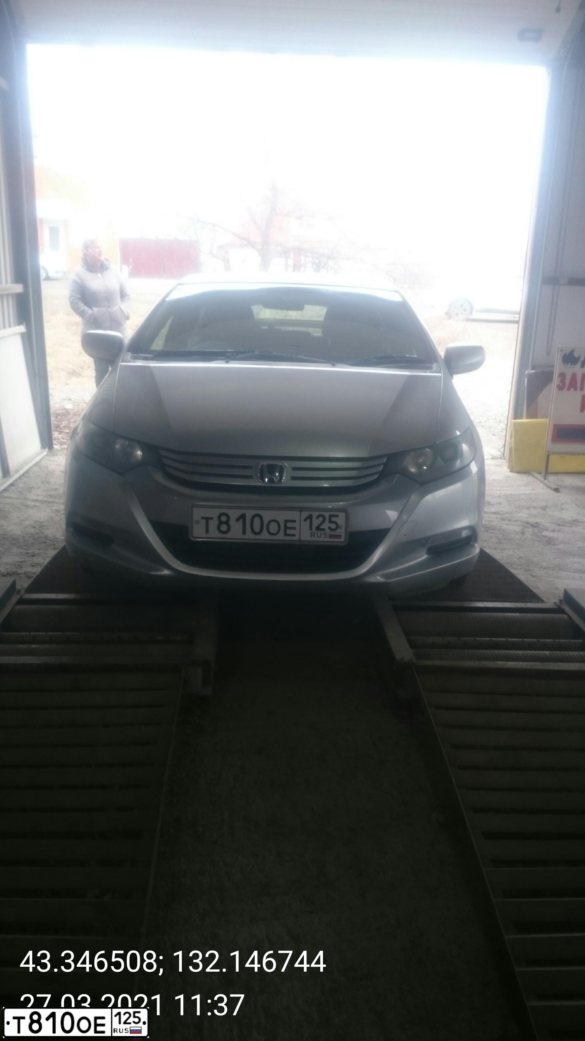 Фото автомобиля HONDA INSIGHT, 2009 — госномер Т810ОЕ125