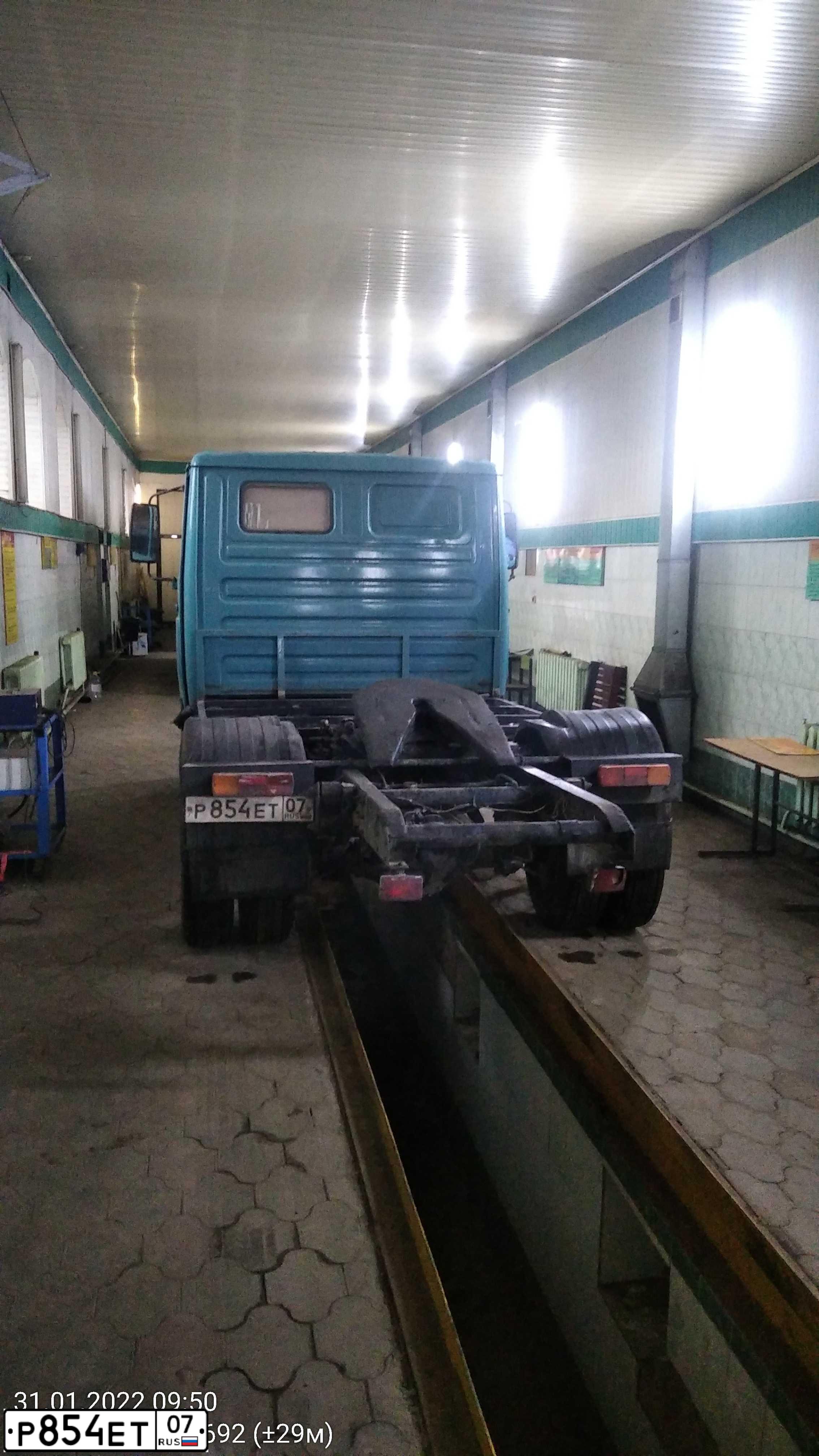 Фото автомобиля ZIL 5301 /4X2/, 2005 — госномер Р854ЕТ07. Цвет: синий