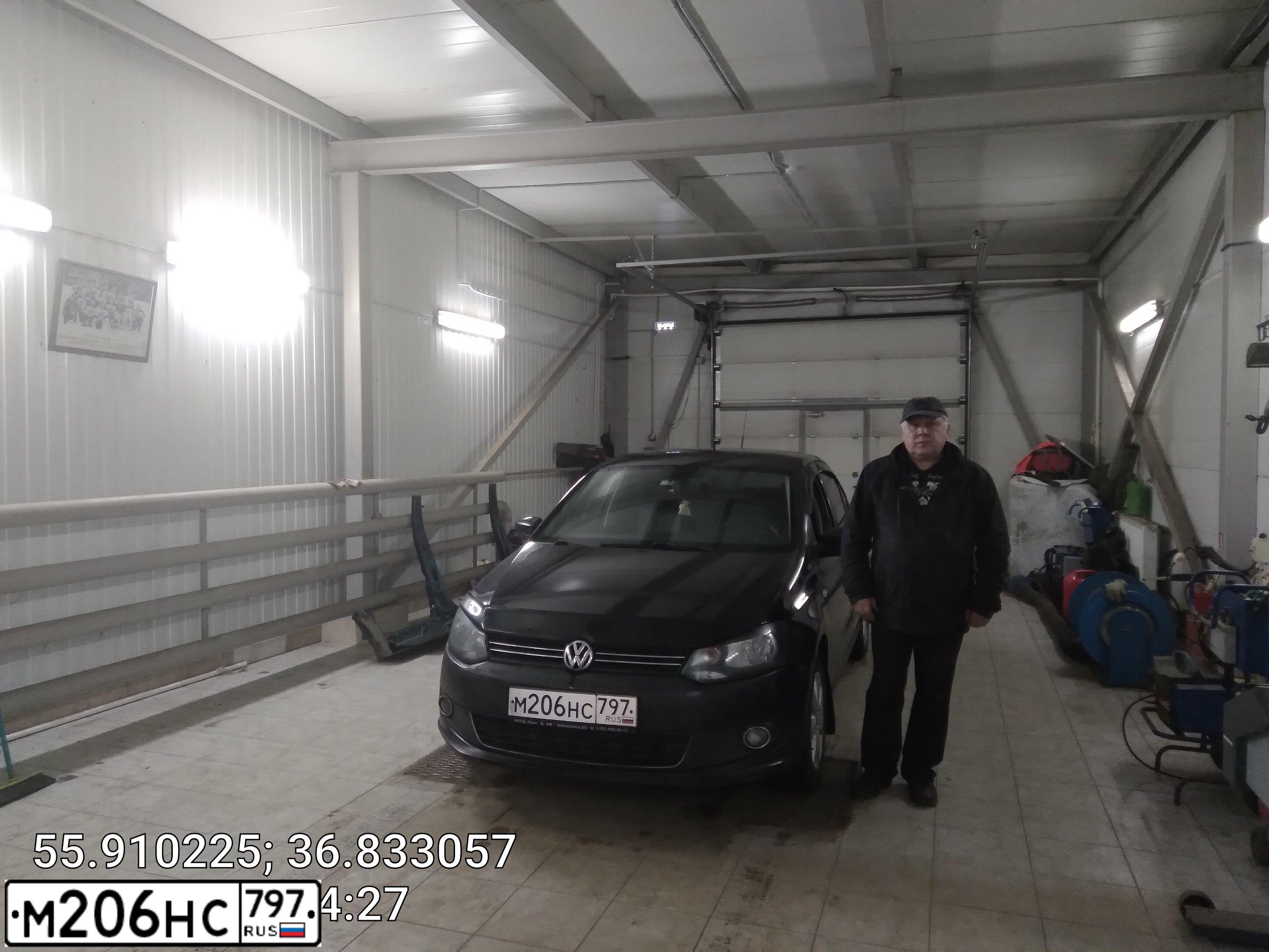 Фото автомобиля VOLKSWAGEN POLO, 2012 — госномер А212УР197. Цвет: ЧЕРНЫЙ
