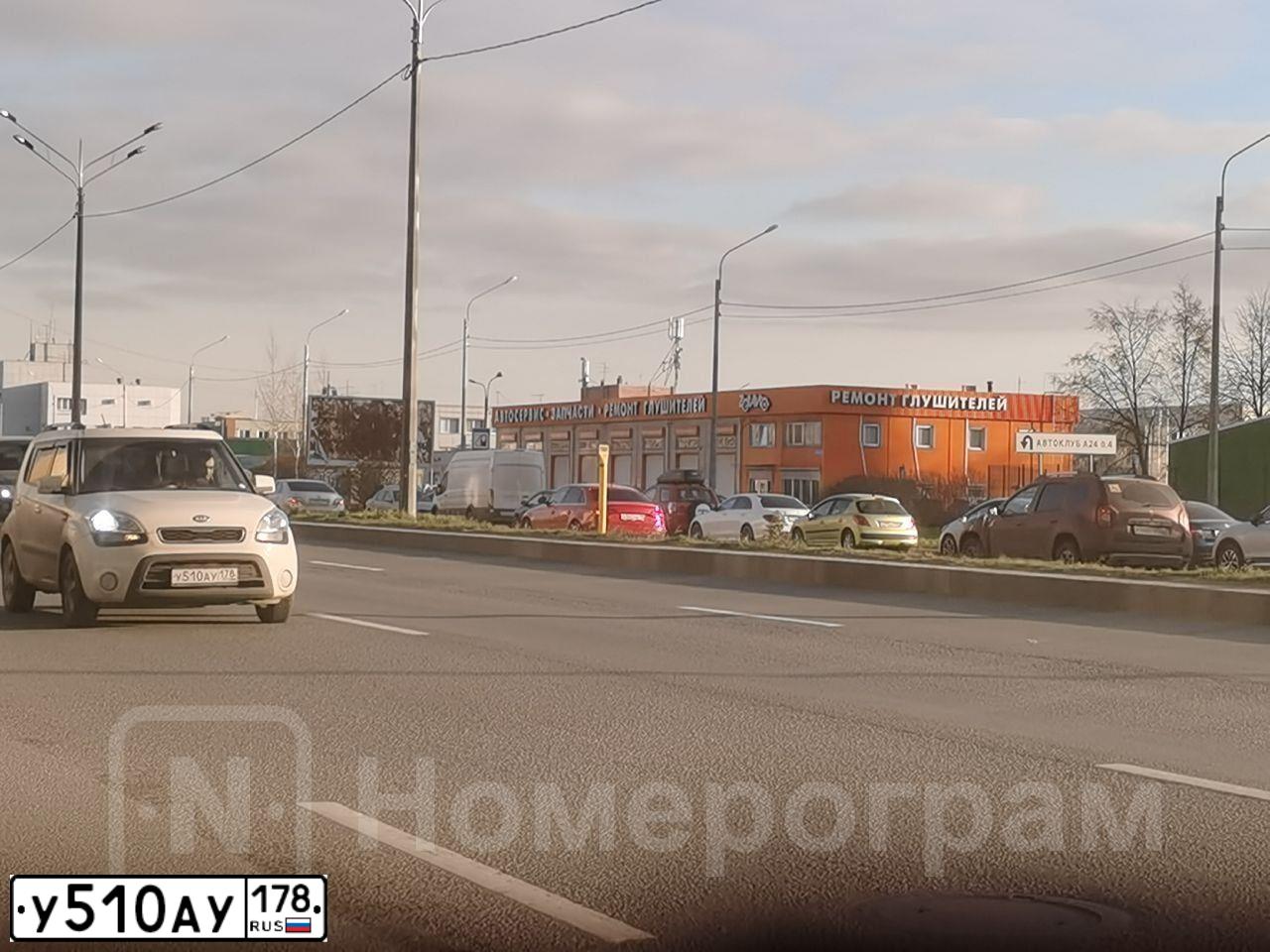 Фото автомобиля KIA SOUL, 2012 — госномер К149АТ147. Цвет: БЕЖЕВЫЙ