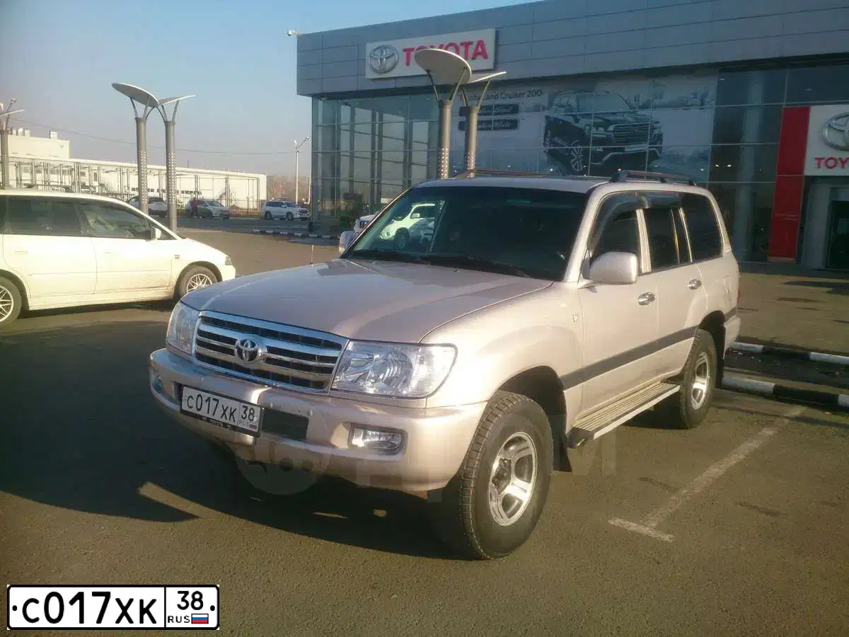 Фото автомобиля TOYOTA LANDCRUISER, 2001 — госномер С017ХК39. Цвет: СЕРЕБРИСТЫЙ