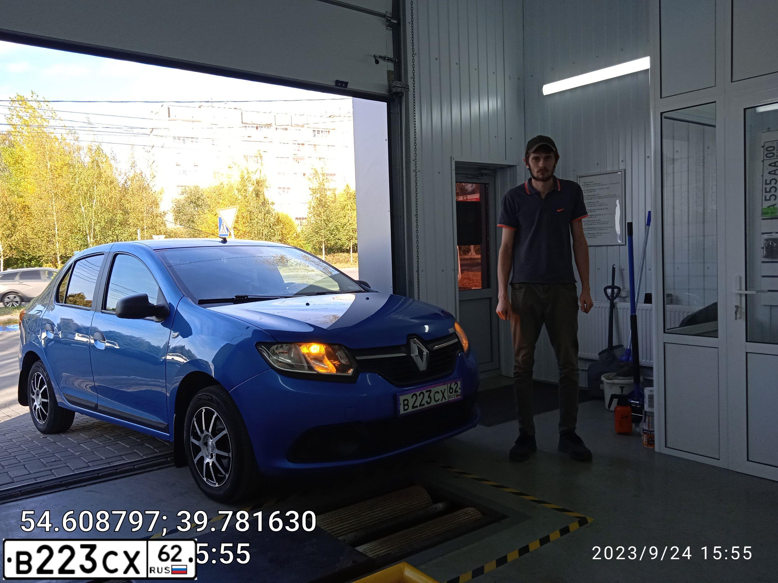 Фото автомобиля RENAULT LOGAN, 2018 — госномер В580УА62. Цвет: СВЕТЛО-СИНИЙ