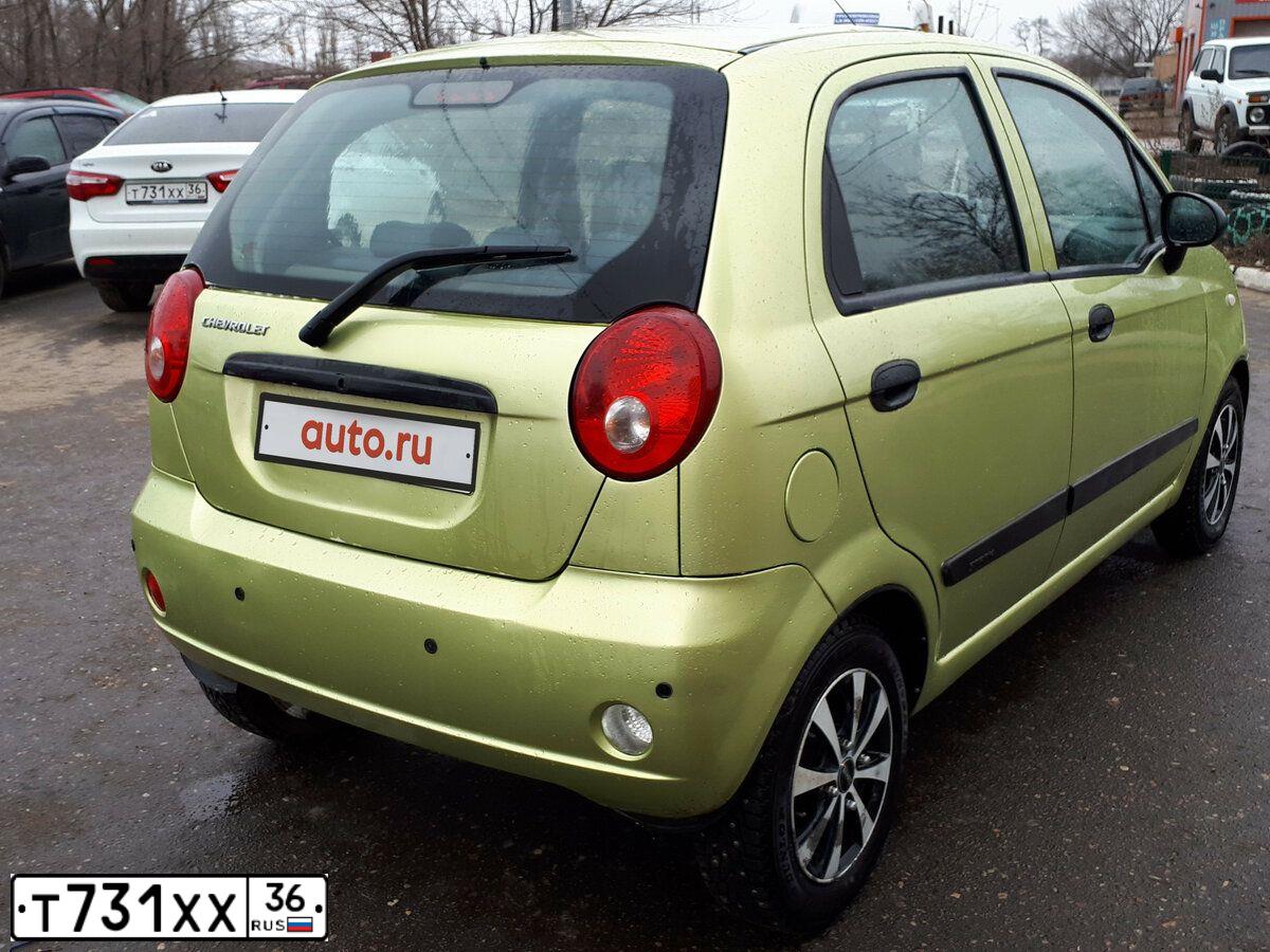 Фото автомобиля KIA RIO, 2014 — госномер Т442ХВ31. Цвет: Белый