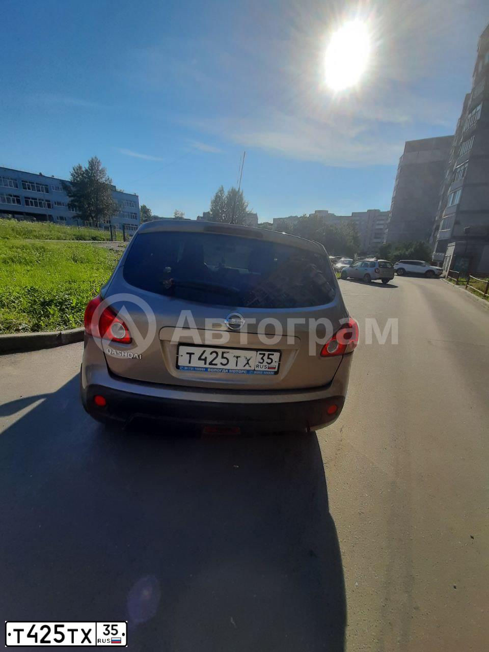 Фото автомобиля NISSAN QASHQAI, 2008 — госномер М115ЕЕ35. Цвет: СВЕТЛО-КОРИЧНЕВЫЙ