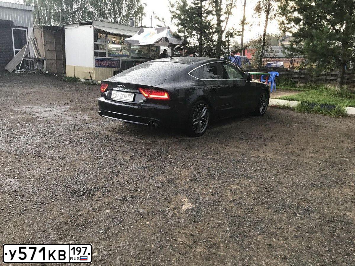Фото автомобиля AUDI A7, 2010 — госномер В858УО01. Цвет: ТЕМНО-СЕРЫЙ