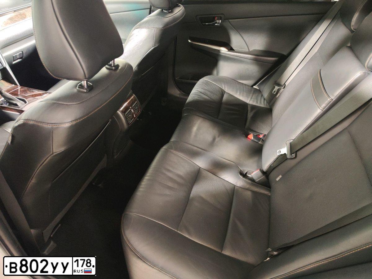 Фото автомобиля TOYOTA CAMRY, 2017 — госномер С141ТХ69. Цвет: БЕЛЫЙ ПЕРЛАМУТР