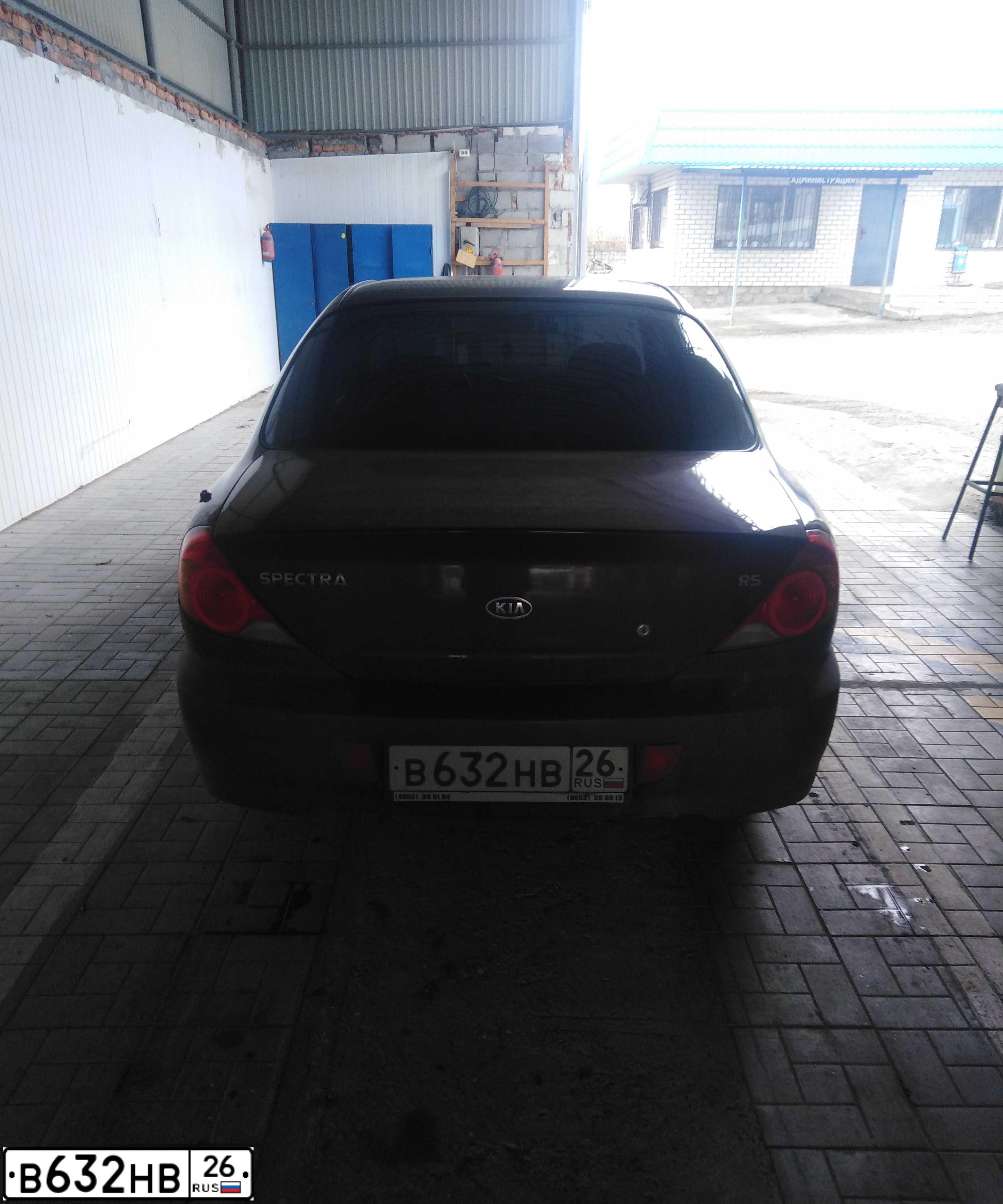 Фото автомобиля KIA SPECTRA, 2009 — госномер В632НВ26. Цвет: КРАСНЫЙ ПЕРЕЦ