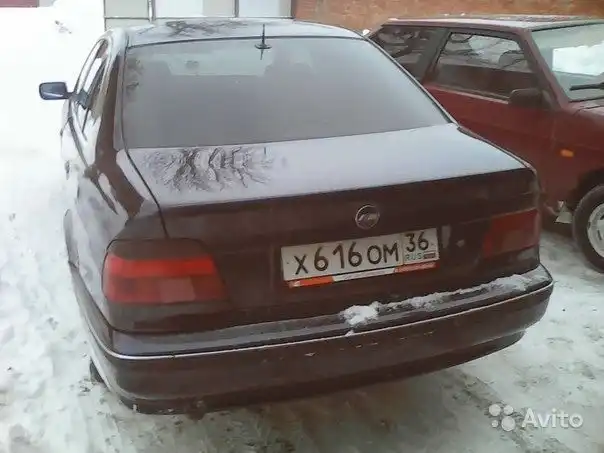 Фото автомобиля BMW SERIE 5, 1998 — госномер Н200ММ136. Цвет: Темно-синий