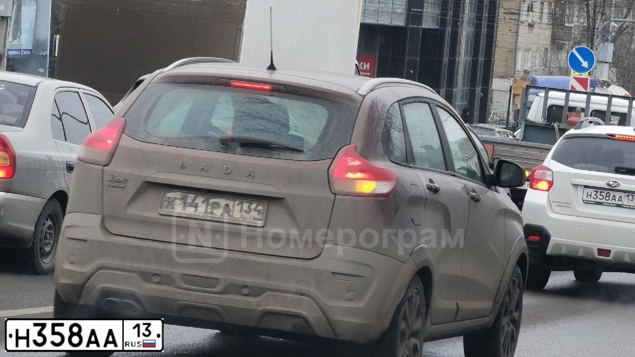 Фото автомобиля LADA 2114 SAMARA, 2007 — госномер Н358АА13. Цвет: СВЕТЛО-СЕРЕБР.МЕТАЛЛИК