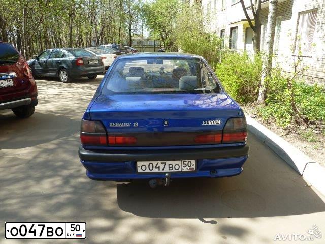 Фото автомобиля IZH 2715, 1993 — госномер О047ВО50. Цвет: БЕЖЕВЫЙ