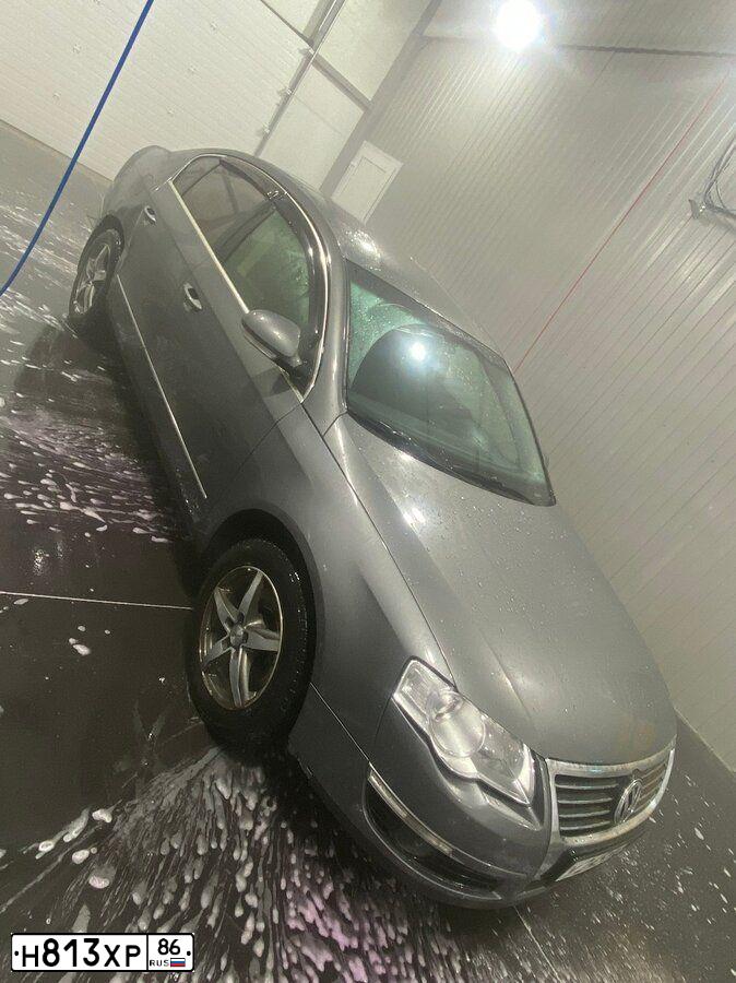 Фото автомобиля VOLKSWAGEN PASSAT, 2008 — госномер Н813ХР86. Цвет: СЕРЫЙ
