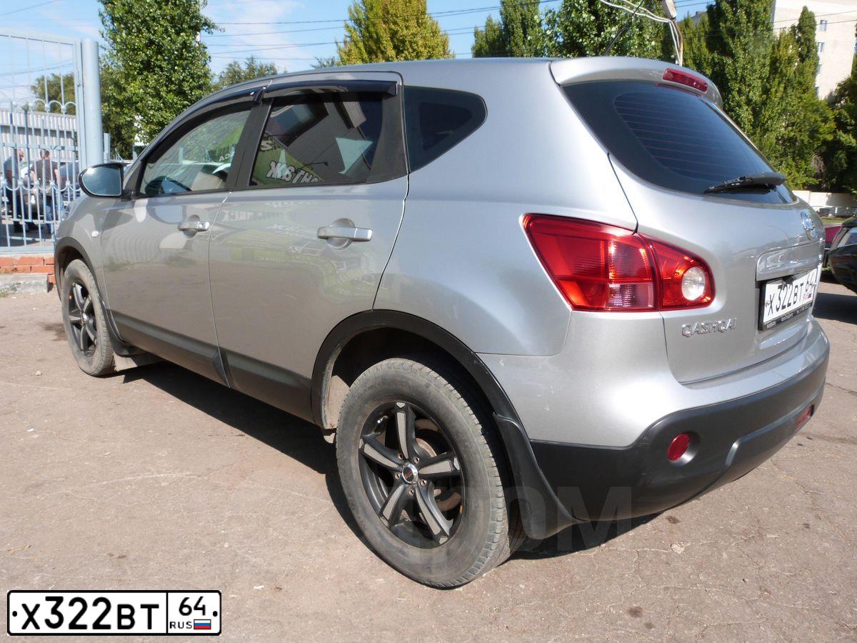 Фото автомобиля NISSAN QASHQAI, 2007 — госномер Х322ВТ64. Цвет: СЕРЕБРИСТЫЙ