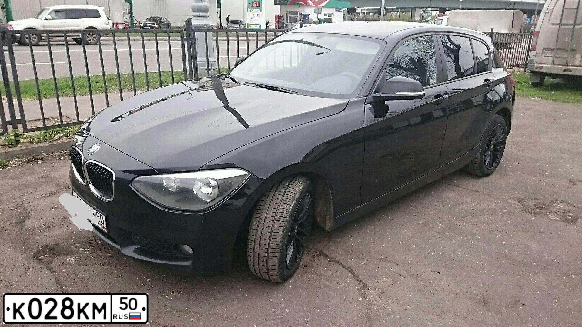Фото автомобиля BMW SERIE 1, 2013 — госномер К028КМ50. Цвет: ЧЕРНЫЙ
