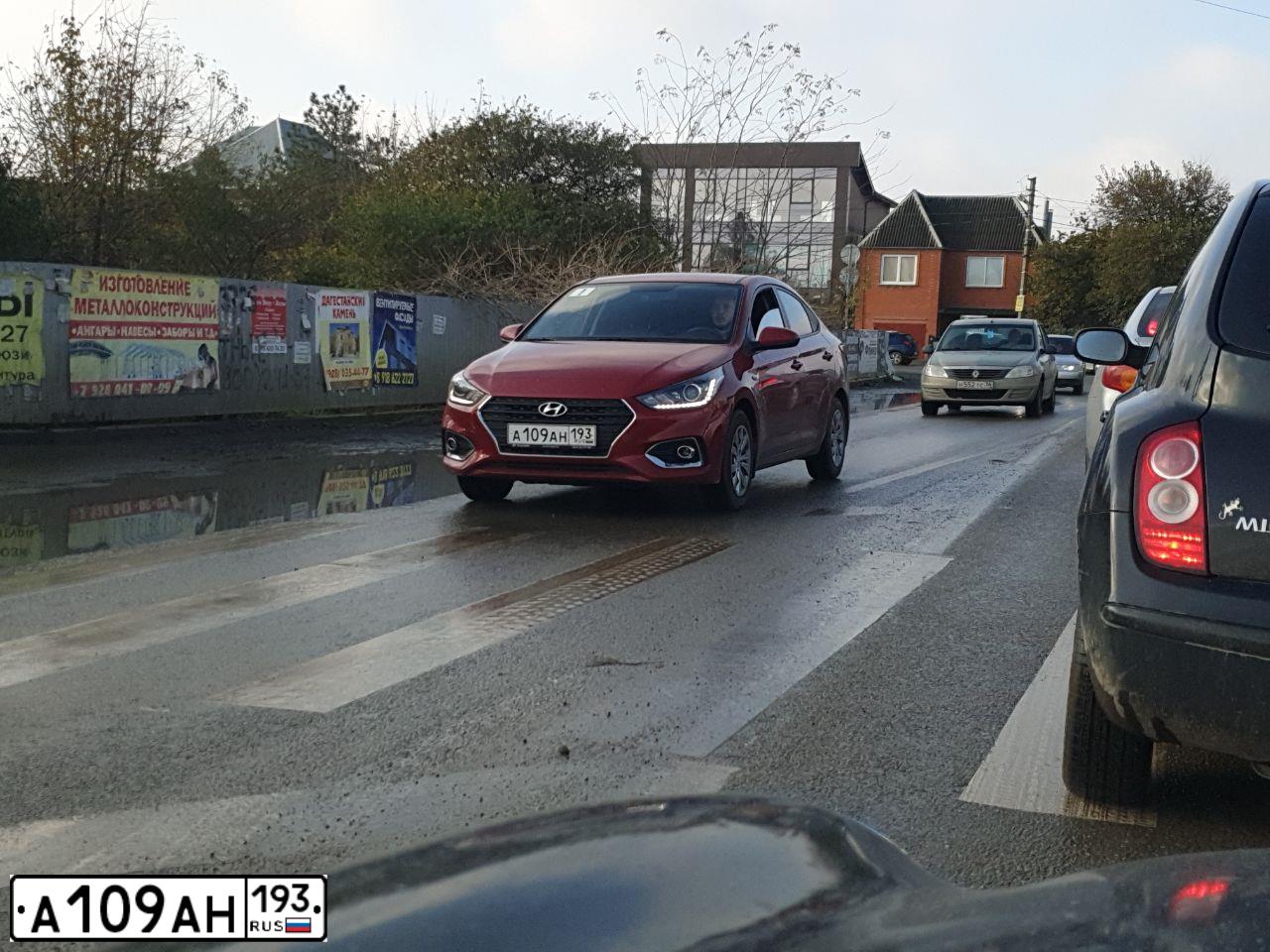Фото автомобиля HYUNDAI SOLARIS, 2019 — госномер А109АН193. Цвет: КРАСНЫЙ
