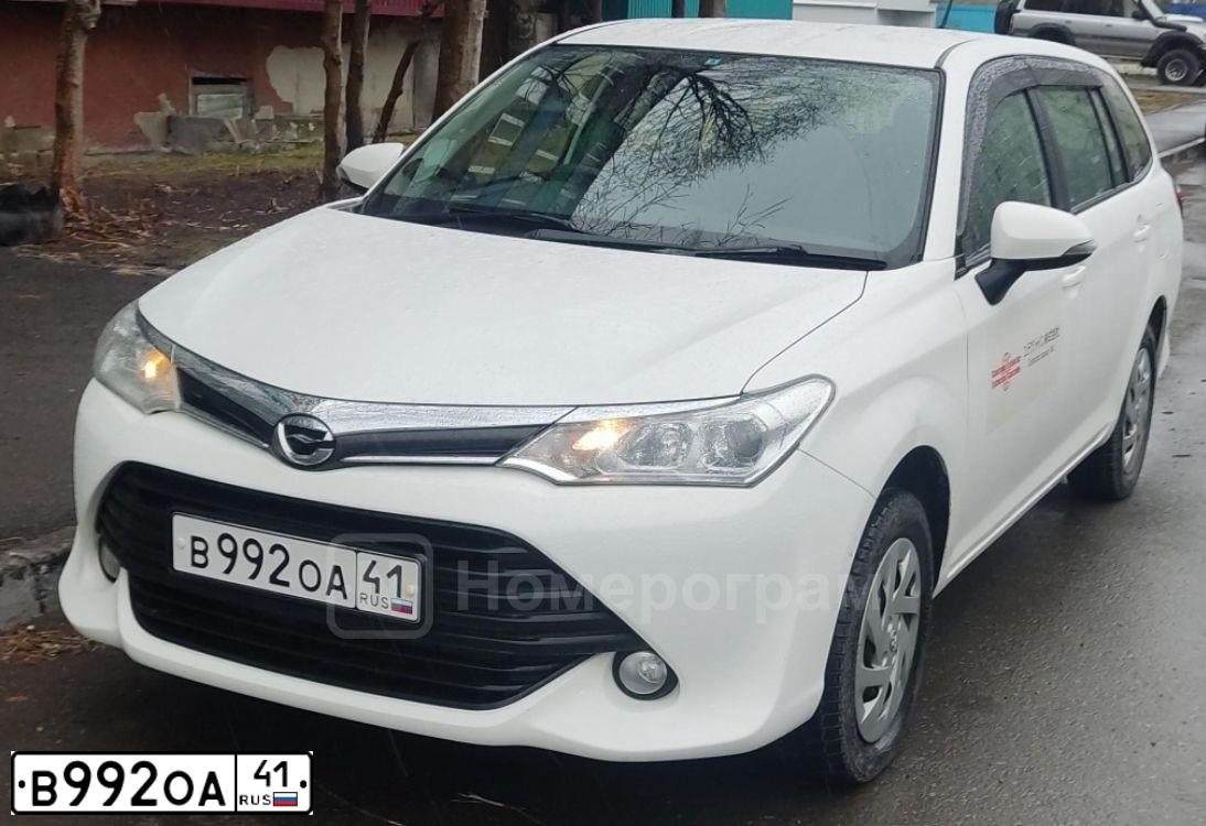 Фото автомобиля TOYOTA COROLLA FIELDER, 2015 — госномер В992ОА41