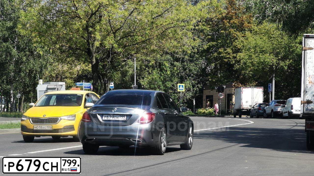 Фото автомобиля MERCEDES C-KLASSE, 2017 — госномер У855ВХ550. Цвет: СЕРЫЙ