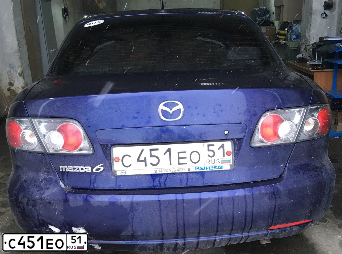 Фото автомобиля MAZDA 6, 2006 — госномер С451ЕО51. Цвет: Темно-синий