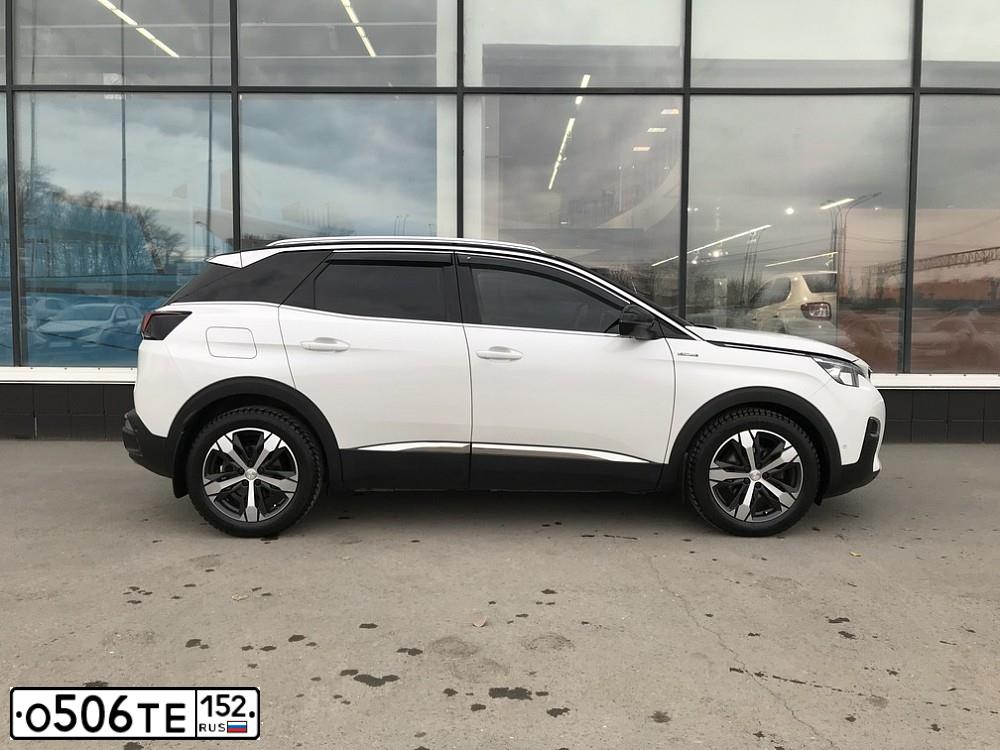 Фото автомобиля PEUGEOT 3008, 2017 — госномер М327АК154. Цвет: Белый