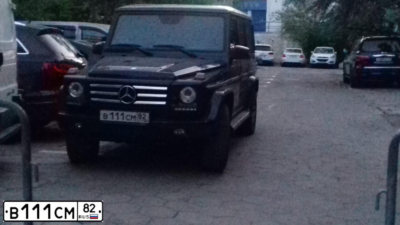 Фото автомобиля MERCEDES G-KLASSE, 2014 — госномер М694РР82. Цвет: ЧЕРНЫЙ