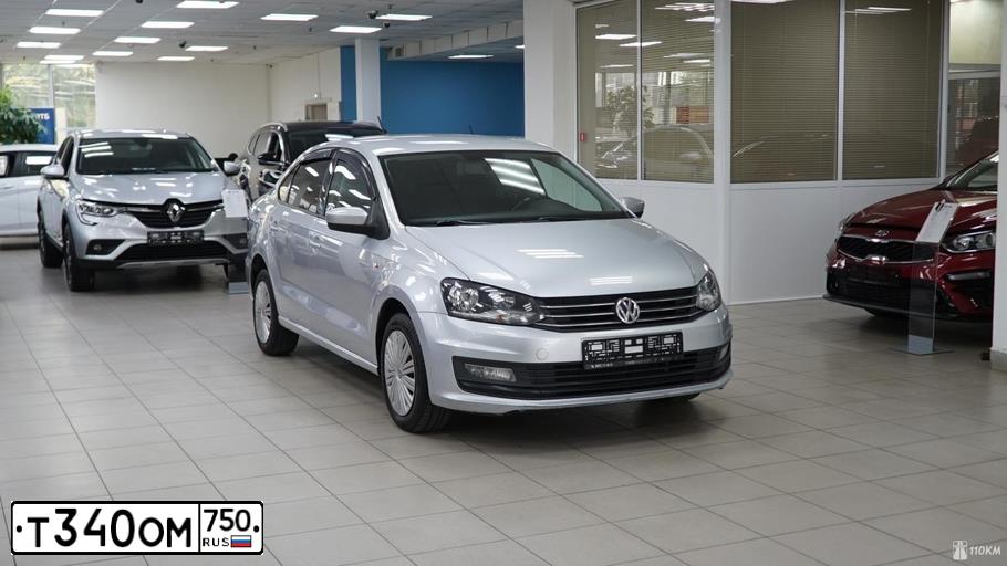 Фото автомобиля VOLKSWAGEN POLO, 2017 — госномер Р368СХ790. Цвет: Серебристый