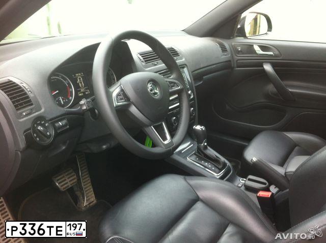 Фото автомобиля SKODA OCTAVIA, 2012 — госномер Е968КК777. Цвет: ЧЕРНЫЙ