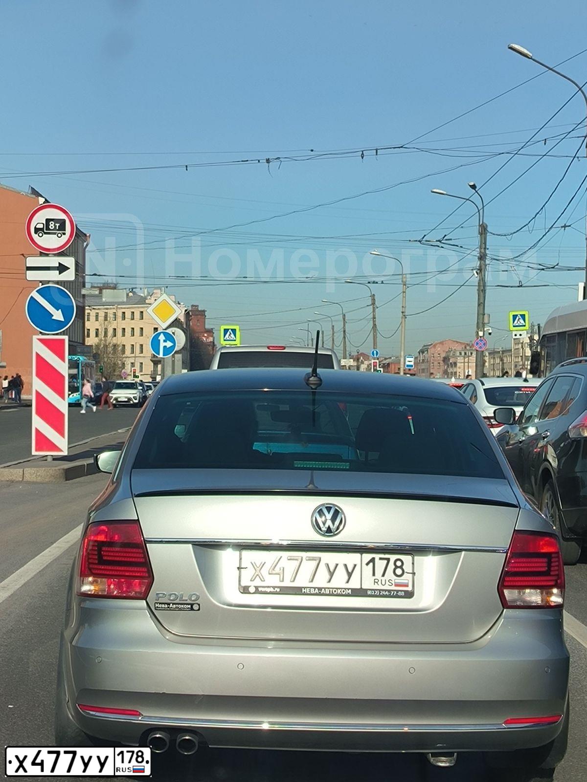 Фото автомобиля VOLKSWAGEN POLO, 2017 — госномер Х477УУ178. Цвет: Серебристый