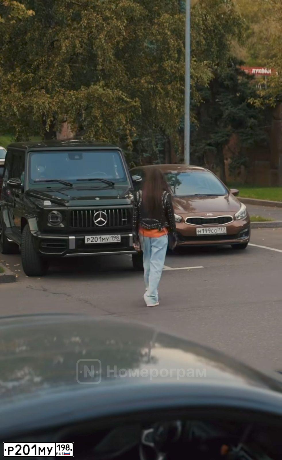 Фото автомобиля MERCEDES-BENZ G63 AMG, 2019 — госномер Р201МУ198. Цвет: ЗЕЛЕНЫЙ