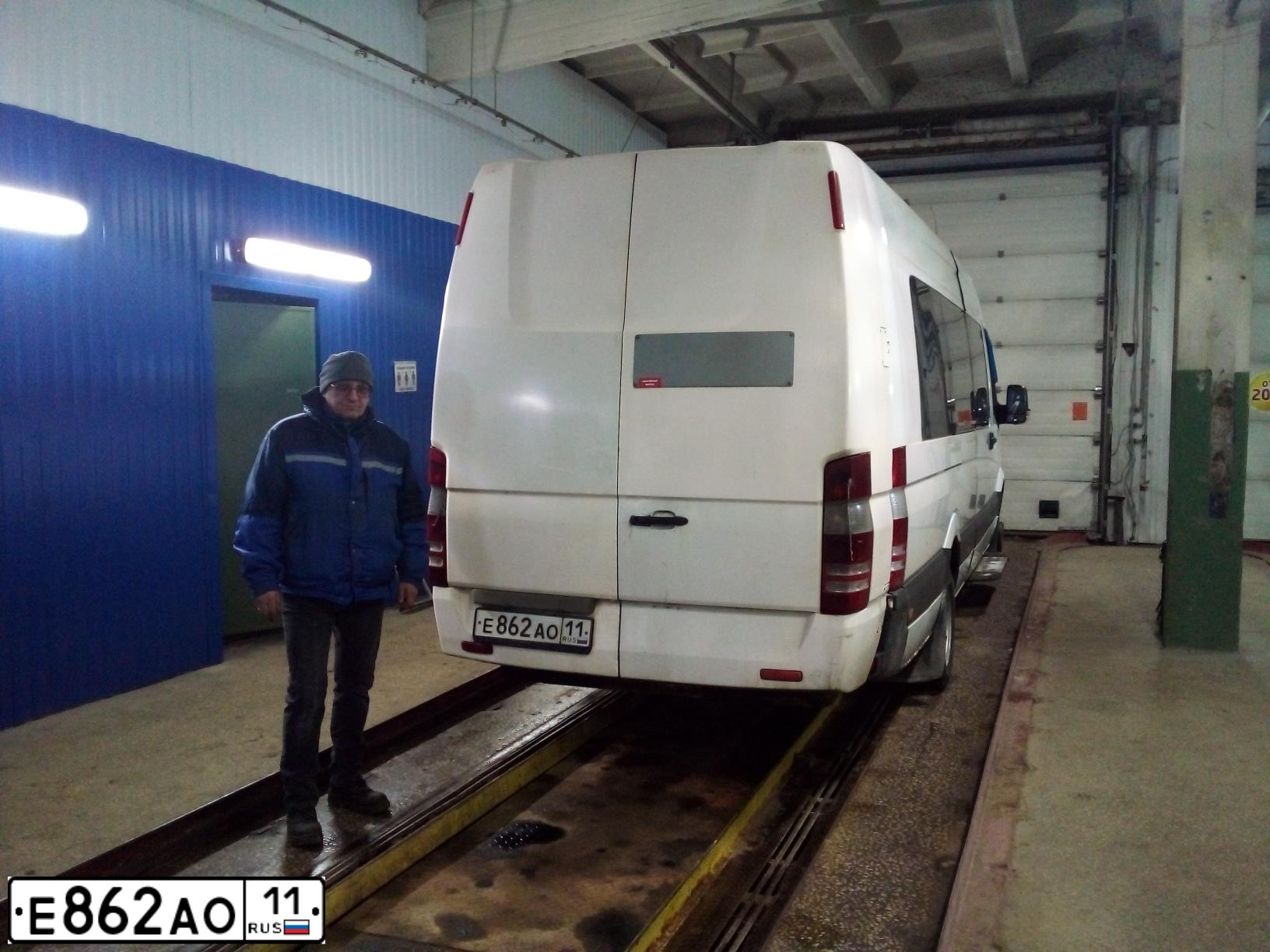 Фото автомобиля MERCEDES SPRINTER, 2017 — госномер В676МН82. Цвет: Белый