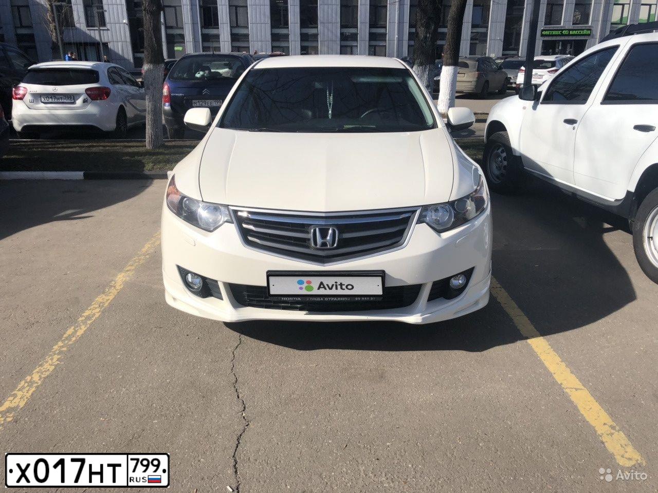 Фото автомобиля MERCEDES-BENZ A180, 2014 — госномер В117КМ977. Цвет: Белый