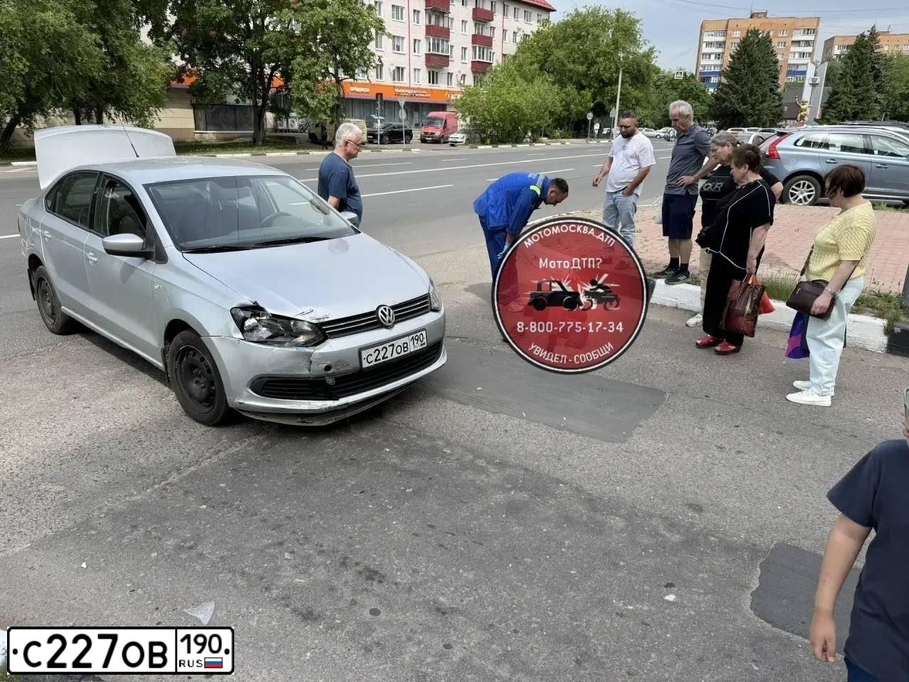 Фото автомобиля VOLKSWAGEN POLO, 2011 — госномер С227ОВ190. Цвет: СЕРЫЙ