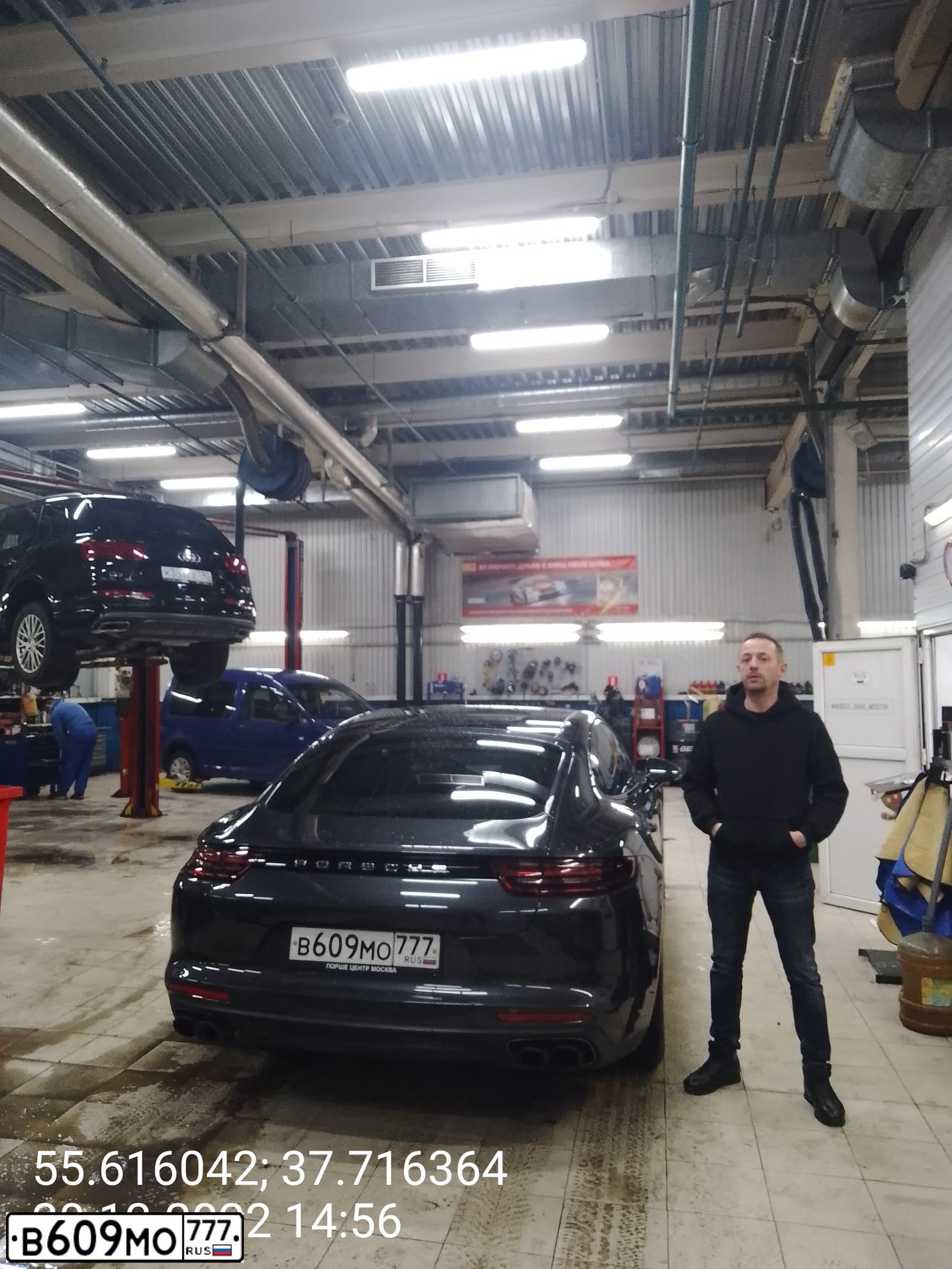 Фото автомобиля PORSCHE PANAMERA, 2018 — госномер Т054КЕ136