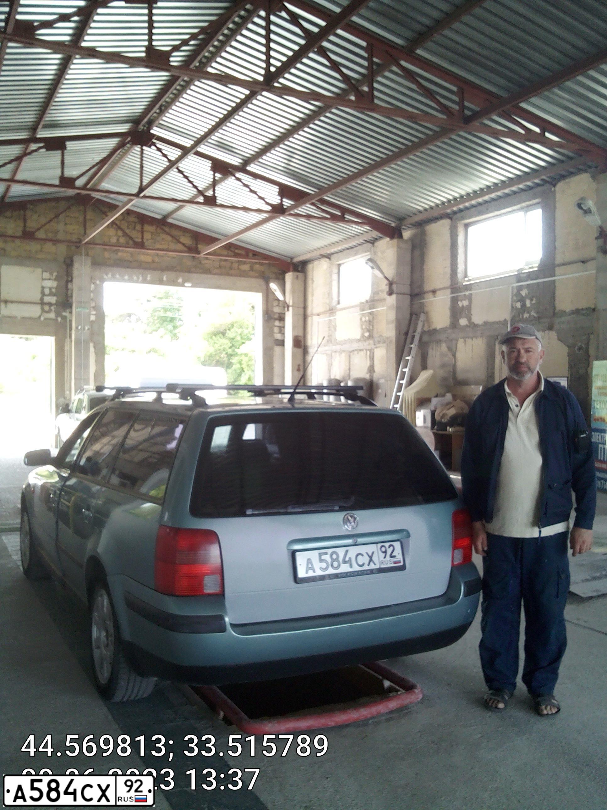 Фото автомобиля VOLKSWAGEN PASSAT, 1998 — госномер М194ТТ82. Цвет: ЗЕЛЕНЫЙ (СВЕТЛО-ЗЕЛЕНЫЙ)