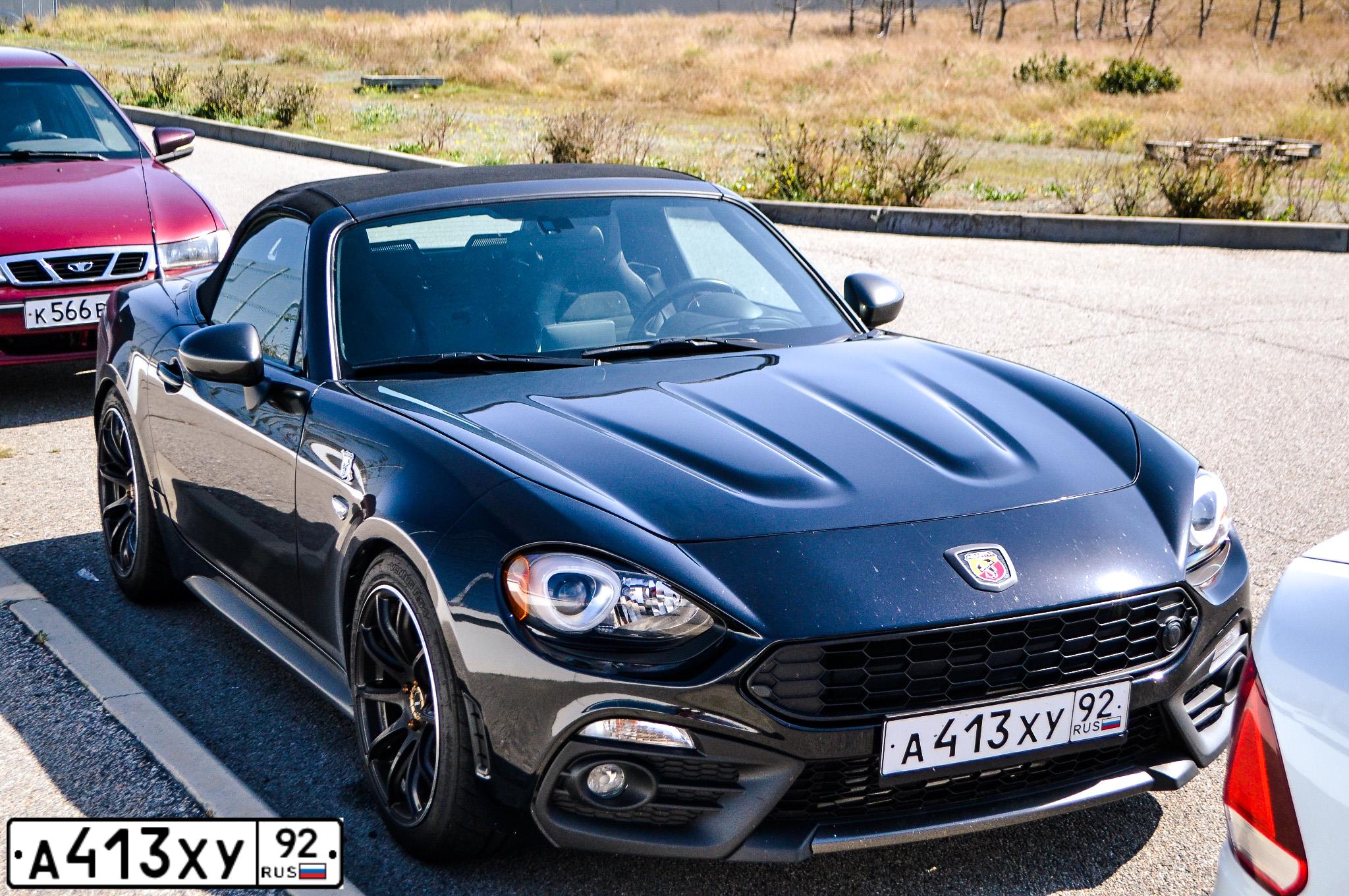 Фото автомобиля FIAT 124 SPIDER, 2016 — госномер А413ХУ92. Цвет: ЧЕРНЫЙ