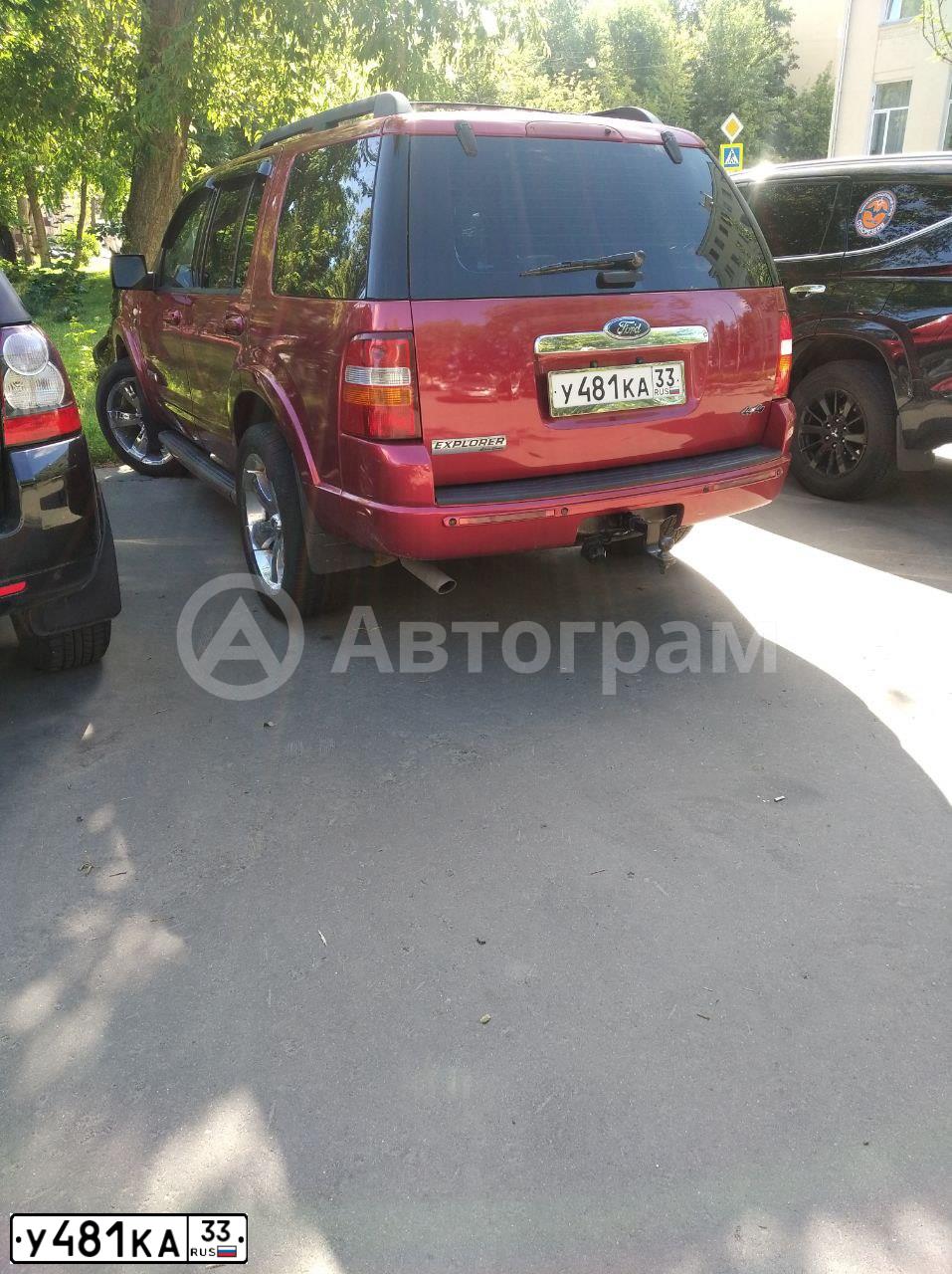 Фото автомобиля FORD EXPLORER, 2008 — госномер У481КА33. Цвет: Красный