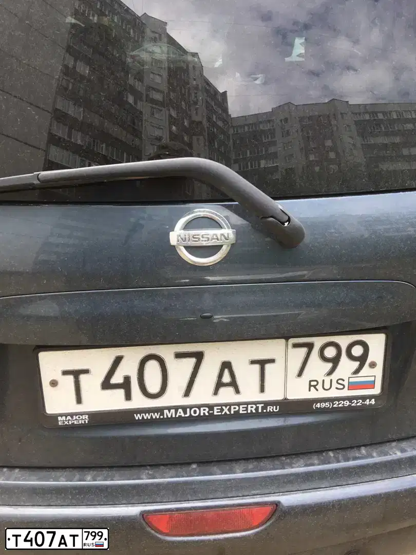 Фото автомобиля NISSAN NOTE, 2012 — госномер Т407АТ799. Цвет: ТЕМНО-СИНИЙ