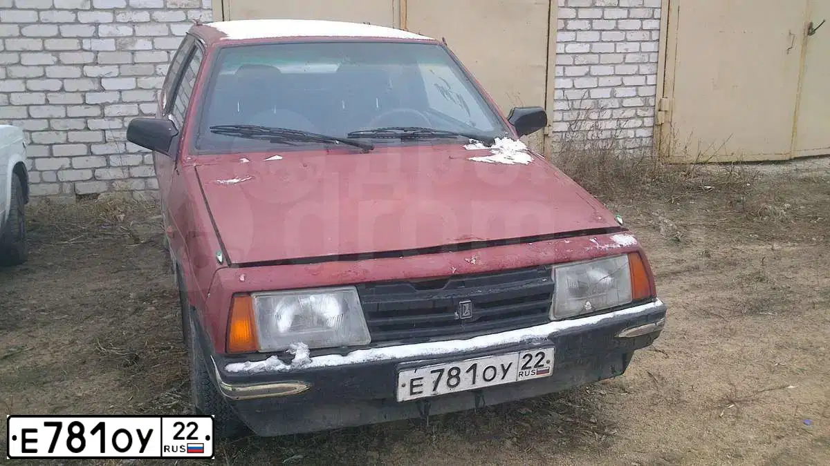 Фото автомобиля LADA 2108 SAMARA, 1987 — госномер Е781ОУ22. Цвет: КРАСНЫЙ